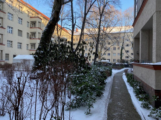 KAPITALANLAGE: vermietetes 3-Zimmer-Apartment mit Balkon und Blick in den Innenhof